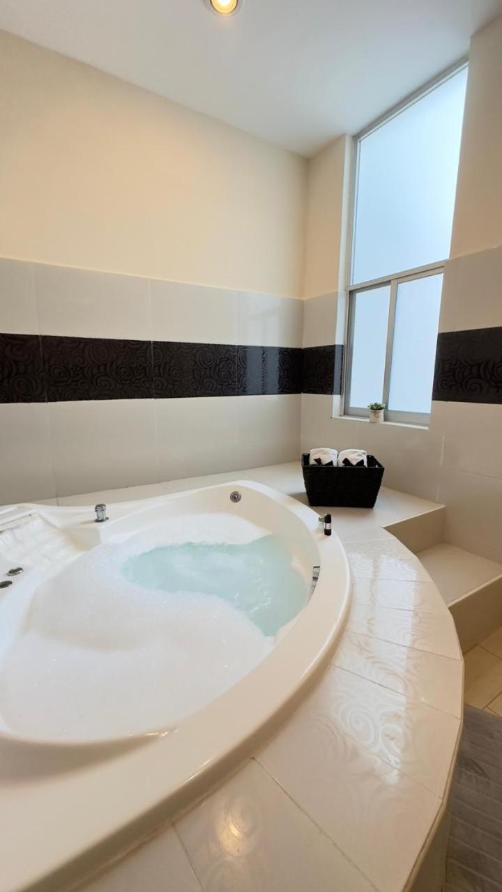 Hotel Quinta テキスキアパン エクステリア 写真